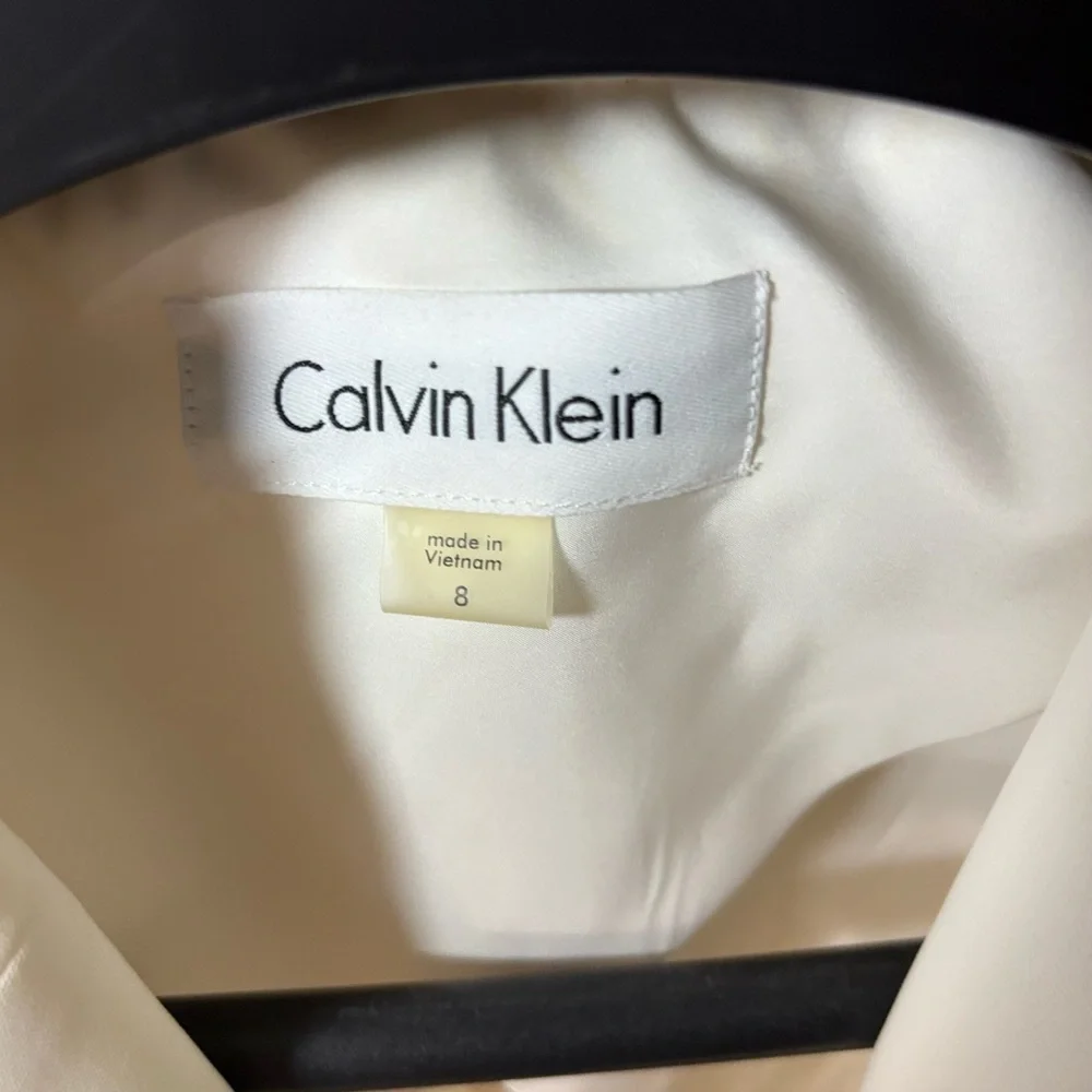 Calvin Klein Women's Cream Sleeveless Vest Blazer